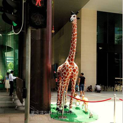 广州玻璃钢雕塑厂 玻璃钢长颈鹿 仿真大型长颈鹿雕塑雕像摆件