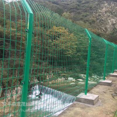 河道钢丝围栏网 校园生活区隔离网 组装灵活防护围网