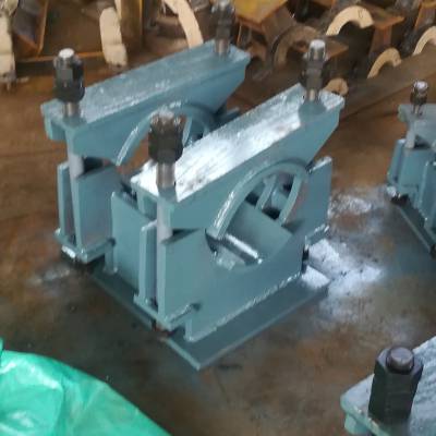 河北龙江DN800 J10型座式管托 鞍式支座