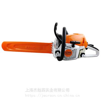 太湖一男人砍树油锯伤脚