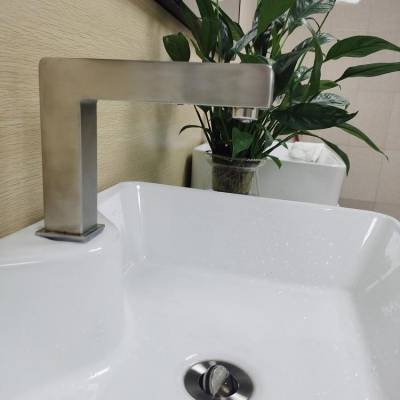 公共洗手间自动感应水龙头 台盆方形不锈钢洗手器