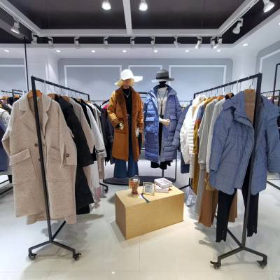 艾沸女装 naivee女装实体店北京 株洲尚品品牌折扣店 大码针织连衣裙