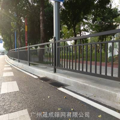 东莞公路隔离栏厂家 城市市政道路防护栏 广州人行道安全围栏