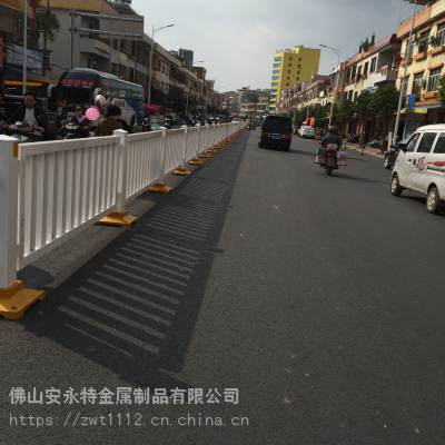 陆丰市政道路栏杆款式定做 机动车道路中央深标护栏厂家