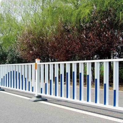 恺嵘厂家现货供应城市道路栏杆 道路隔离栏杆 高速道路防护栏杆 市政道路隔离栏杆