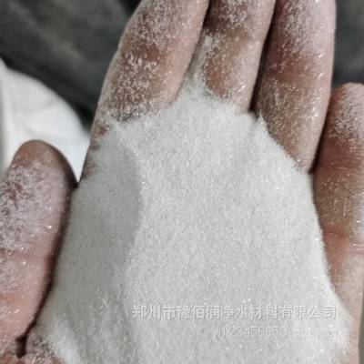 地坪磨料选用硬度8以上的石英颗粒 色泽种类多 使用周期长