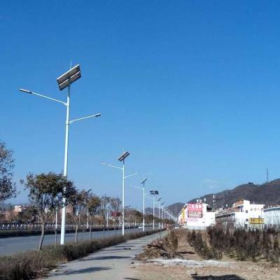 7米100瓦学区山区路灯 北京双臂太阳能路灯 热镀锌变径路灯杆