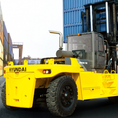 龙口北马镇韩国现代c20253033l柴油叉车带侧移器进集装箱叉车选配定制