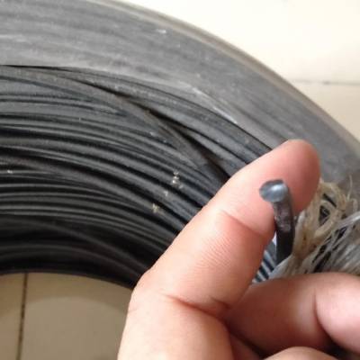 直径4毫米黑色HDPE焊条 直径4毫米黑色PE焊条 黑色扁平PE焊条