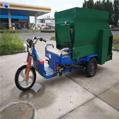 牧场拉料运输喂料机 柴油五立方撒料车 牛羊饲喂双侧投喂车