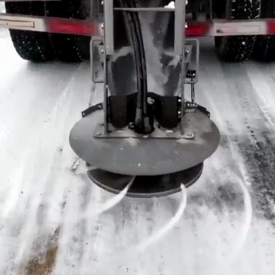 上汽大通皮卡除雪车路面清雪除冰2立方融雪撒布机无线遥控