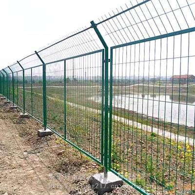 安平百瑞 绿色框网隔离栅 公路焊接网隔离栅防护栏网片栏大量供应