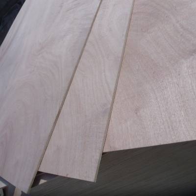 各种规格贴面家具板实木多层板 杨木芯家具板胶合板三合板
