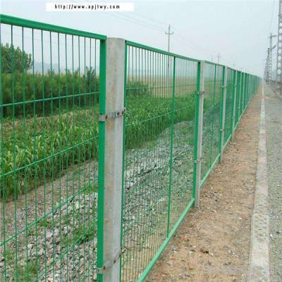 南宁公园铁丝隔离网 柳州马路浸塑网厂家 梧州水塘围栏网图片