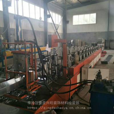 青岛仿木纹铝方通厂家-豪亚建材/木纹铝方通吊顶绿色、质材轻巧