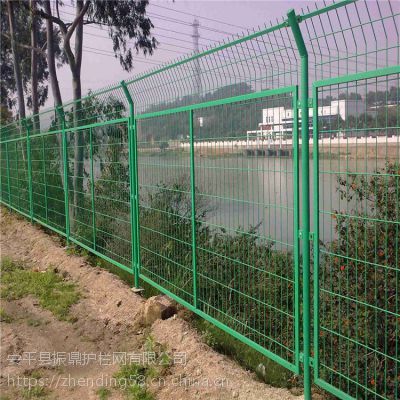 振鼎 镀锌丝焊接河道围栏网 河道专用围栏 框架折弯河畔安全防护