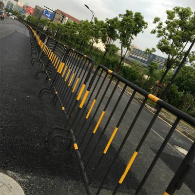 厂家供应黄黑相间反光铁马护栏 可移动施工围栏