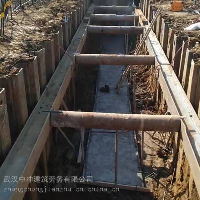 钢板桩出租 液压打桩机 高频震动打桩设备 市政基础钢板桩施工 中冲