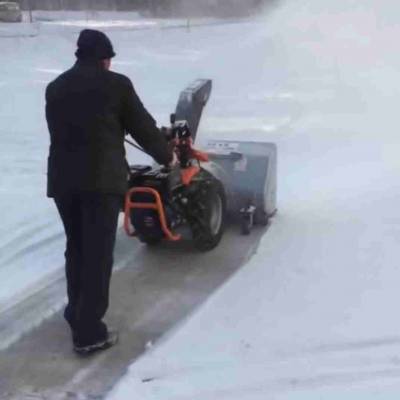 大庆市人行道路面手推式扫雪机 广场地面抛雪机 路面吹雪机