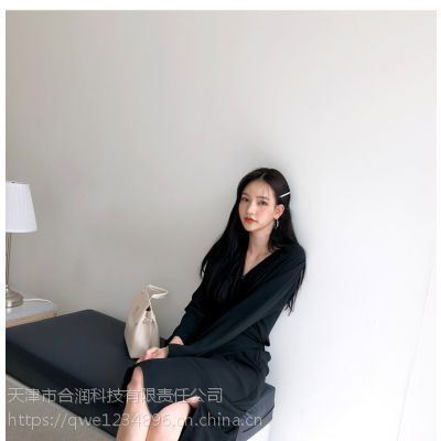 一三***服装折扣公司折扣 杭州红袖女装尾货批发深蓝色针织衫