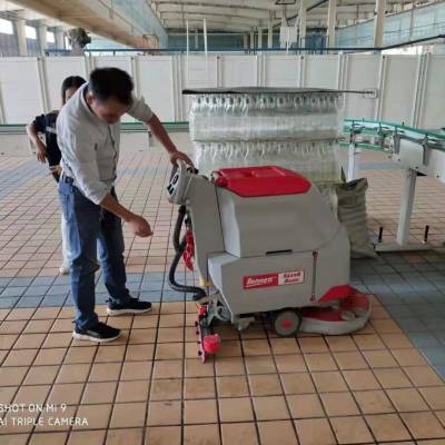 南宁自动拖地机助力饮料厂车间安全生产