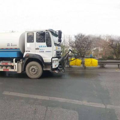 鸿信高速公路围栏清洗机 护栏清洗洒水车 道路隔离护栏清洗机