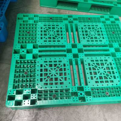 山东临沂二手塑料托盘回收各种塑料托盘以旧换新厂家