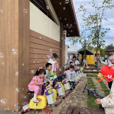 可扫码儿童共享泡泡车单车广场夜市摆摊灯光音乐引流脚踩泡泡机