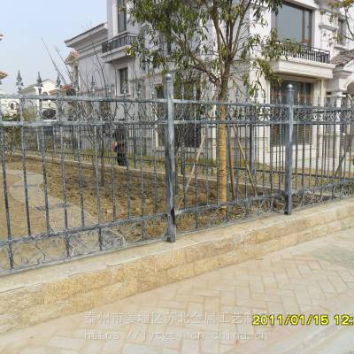 上海铁艺大门,铁艺围栏定制,上海铁艺防盗窗,铝艺大门围栏