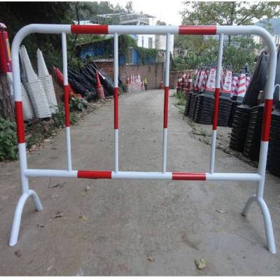 鸿宇筛网移动铁马护栏 商场活动用围栏 临时施工隔离栏规格