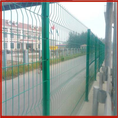 铁丝网护栏网工厂 围栏网浸塑定做 周口铁丝围栏网兴来
