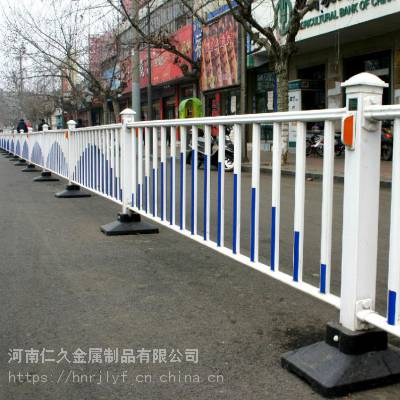 信阳有护栏加工厂吗 护栏生产厂家仁久护栏 交通栏杆道路护栏质量好