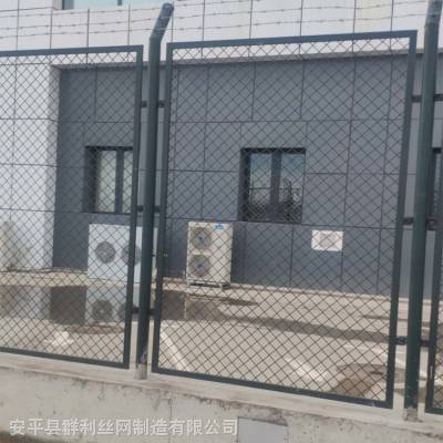 现货高速双边丝护栏网 隔离铁丝网定制 公路边框防护围栏网