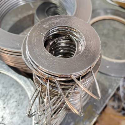 沧州友瑞管道装备有限公司河北 盐山县304八角垫片 金属石黑缠绕垫片