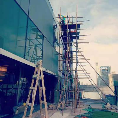 写字楼玻璃幕墙翻新施工|广霖提供熟练技术幕墙施工团队