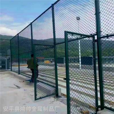 河北鸿帅抗冲击镀锌丝浸塑焊接操场护栏网_墨绿色操场护栏网定制