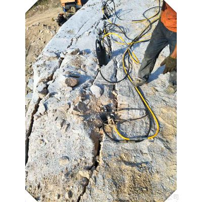 基础场地平整用愚公斧液压劈裂机比钩机速度快吗?