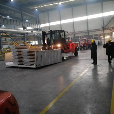 金属熔炼铝业加料车型号华南重工