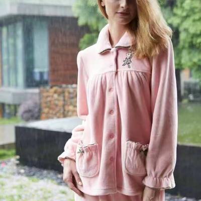 女装品牌折扣绮瑞家居服圆领套装分份货源、伊芙丽一手货源