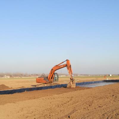 周口项城商水扶沟淮阳太康郸城西华沈丘哪里有卖泥鳅池养殖膜厂家？hdpe藕池地膜+养鱼塘防漏水黑塑料布