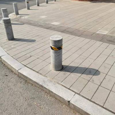 河南挡车柱花岗岩挡车柱阻车圆柱停车场拦路石柱人行道止步石车止石