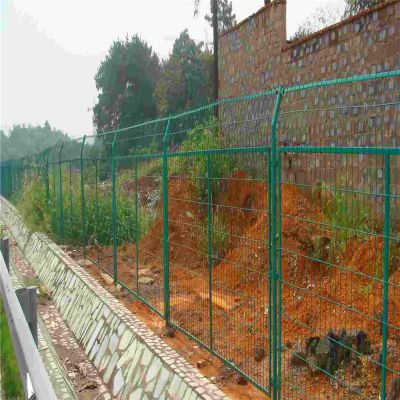 水源保护区专用护栏 道路隔离栏厂家 框架护栏现货