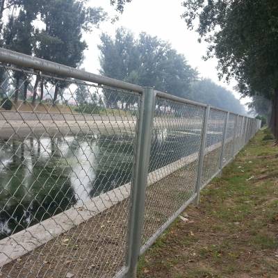 可按图纸定制水渠防护网围栏 河道边框护栏网