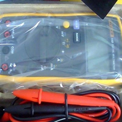 数字万用表 Fluke15B+