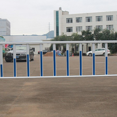 清远人行道护栏生产工厂 市政公路围栏 汕头停车场栏杆低价批发