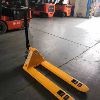 青岛手动液压堆高叉车/物流仓储重物移运器手动地牛/升降平台车供应