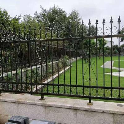 宇润 铝艺阳台护栏 现代简约 欧式镂空带花栏杆 别墅围栏