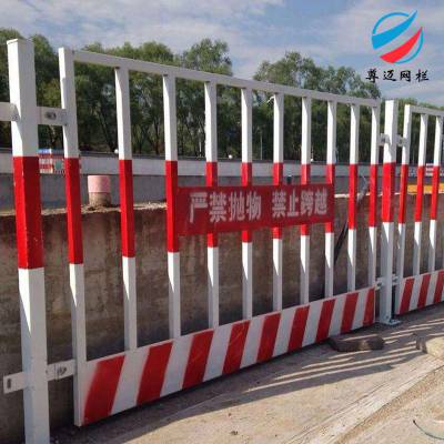 邯郸热销地铁施工基坑安全围栏 建筑施工临边安全防护栏 警示防护网