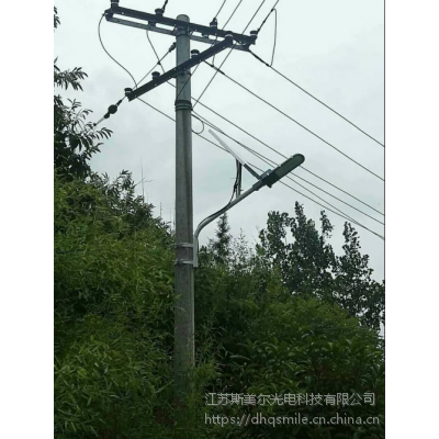 天津自动挂墙式太阳能路灯生产