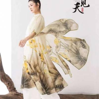 开家品牌民族风特色的品牌折扣女装店想找***货源遇见天真丝